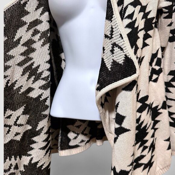 Womens Waterfall Cardigan M Black Aztec Dutton Boho Western Southwestern Sequins - Picture 6 of 11